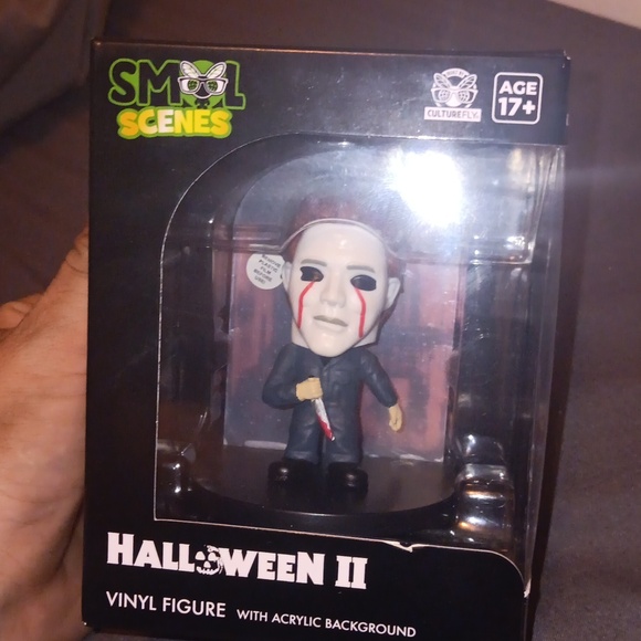 HALLOWEEN 2  Michael MyersVinyl Figure With - Picture 2 of 4